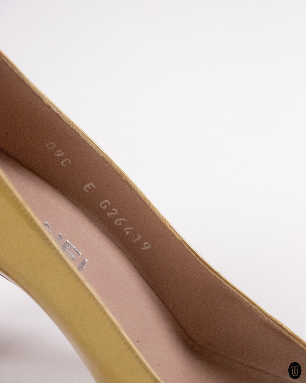 00's Chanel Butter Yellow Patent Leather Heels