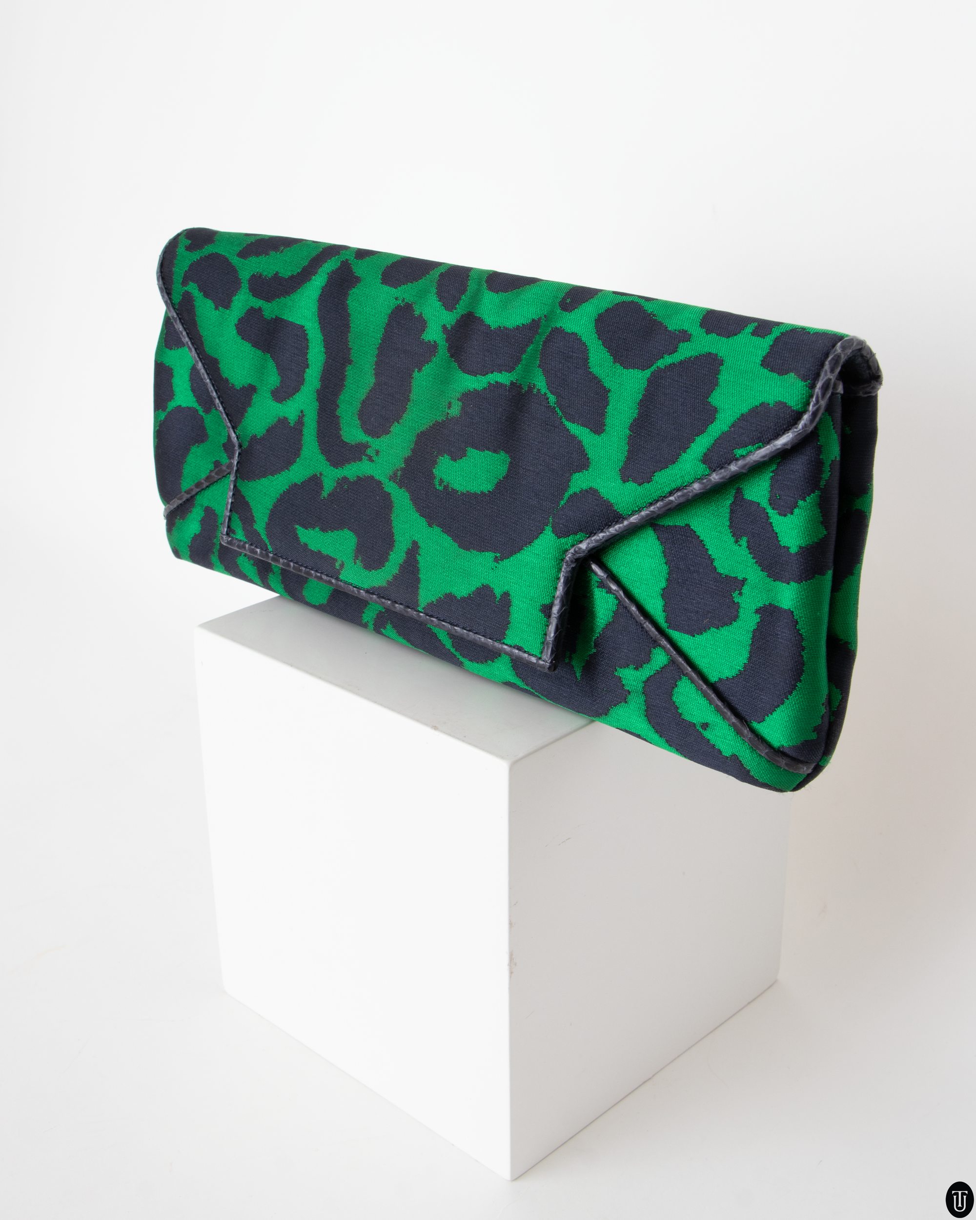00s Oscar De La Renta Green Leopard Clutch