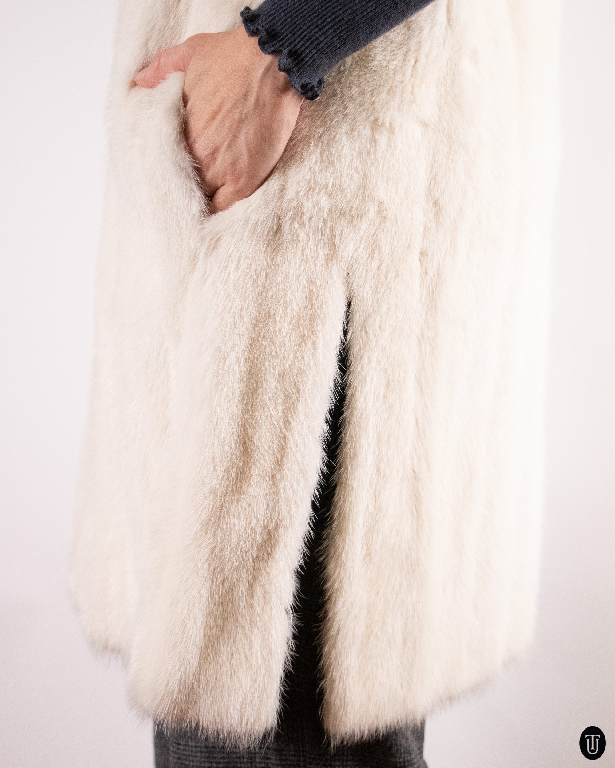 70's White Mink Fur Vest M