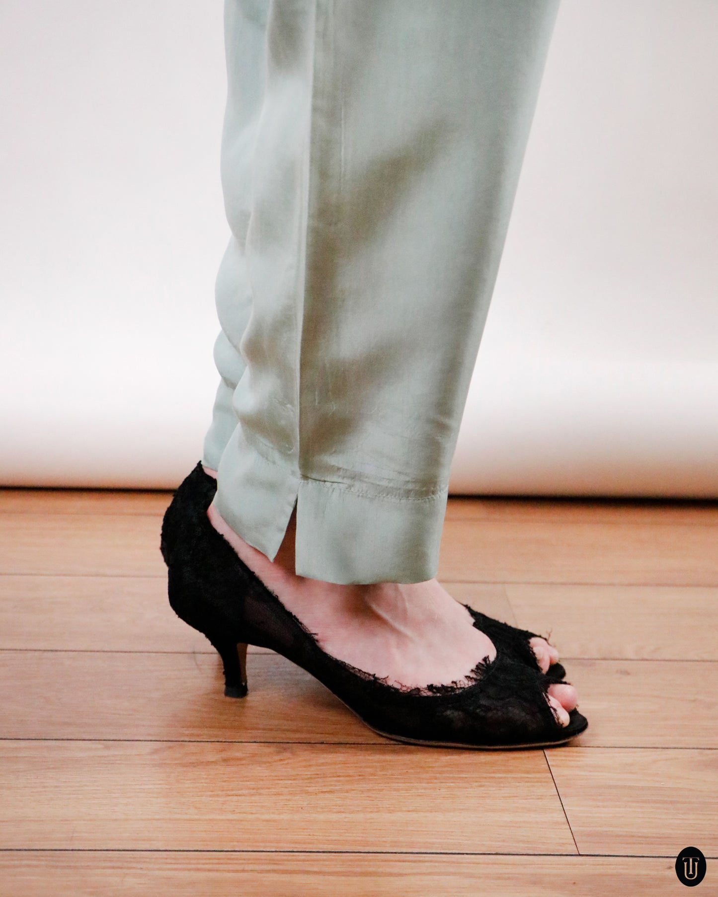 80's Krizia Trends Silk Barrel Trousers M