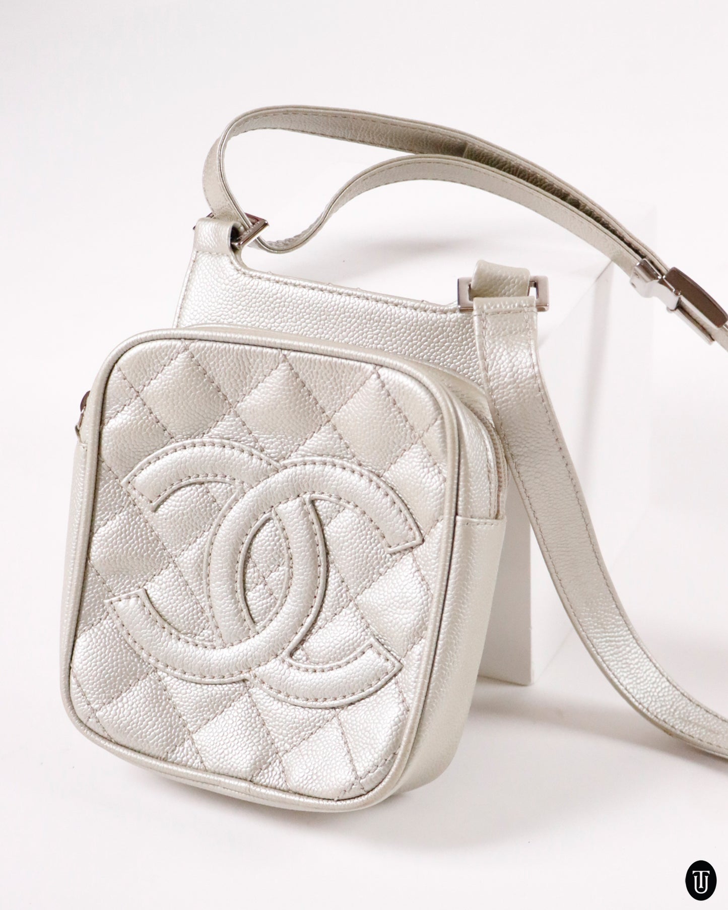 00's Chanel Matelasse Shoulder Bag in Champagne