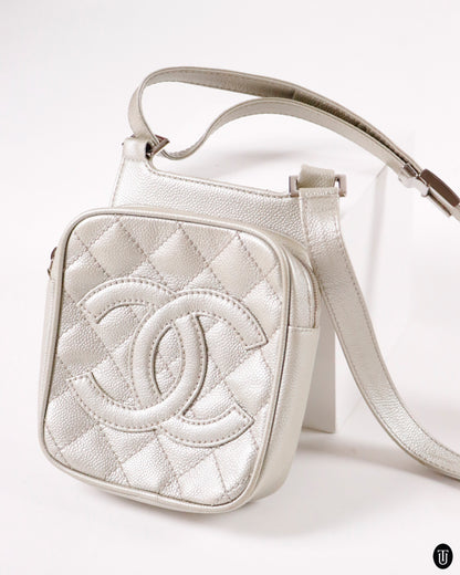 00's Chanel Matelasse Shoulder Bag in Champagne