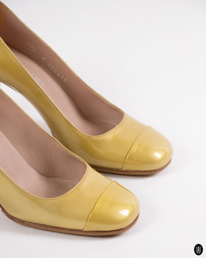 00's Chanel Butter Yellow Patent Leather Heels