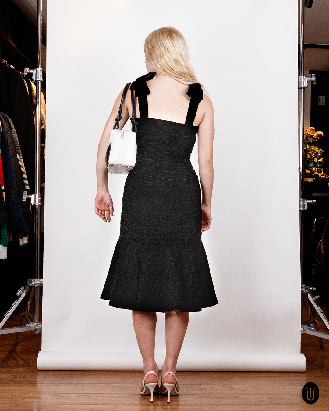 1980s Oscar de la Renta Black Velvet Cocktail Dress S